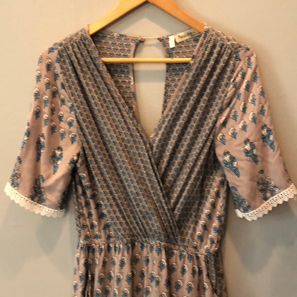 Boutique wrap front printed romper size medium - Picture 2 of 6